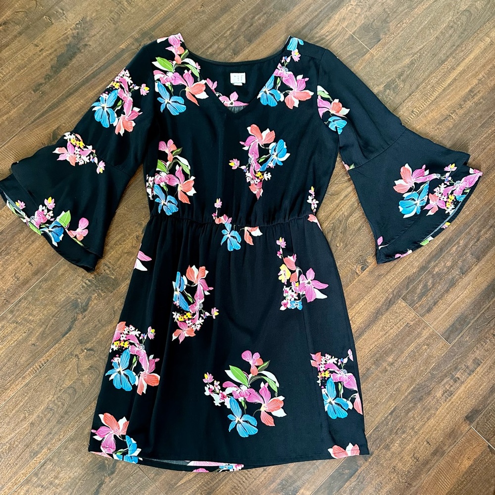 a.n.d e a w y Black Bright Floral Dress Sz- M